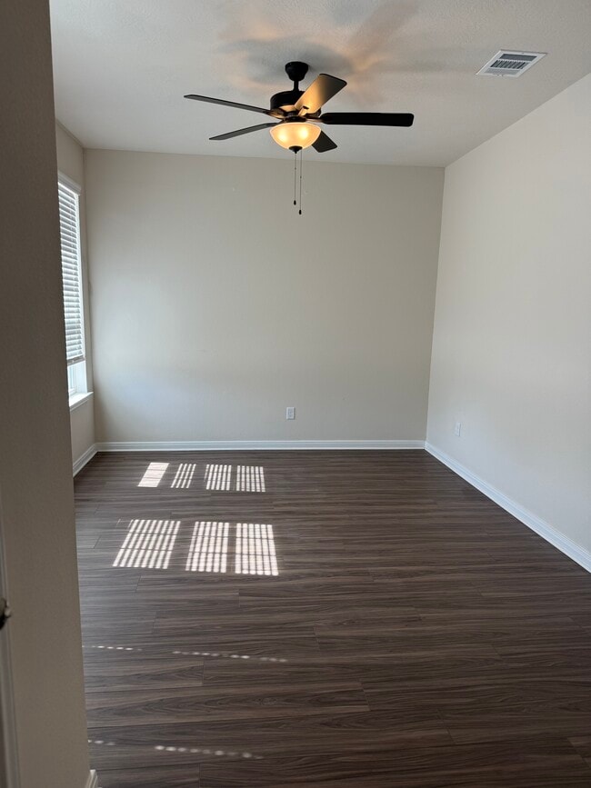 303 Camp Bowie Rd in Caldwell, TX - Building Photo - Building Photo