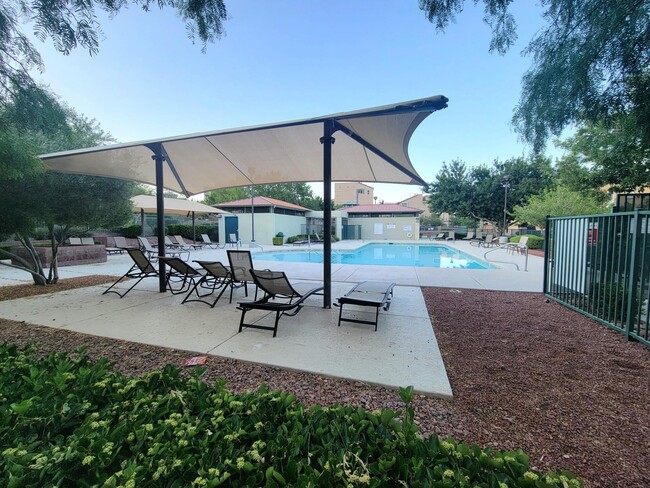 3940 Zodiacal Light St in Las Vegas, NV - Foto de edificio - Building Photo