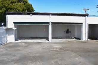6400 S Broadway in Los Angeles, CA - Building Photo - Building Photo