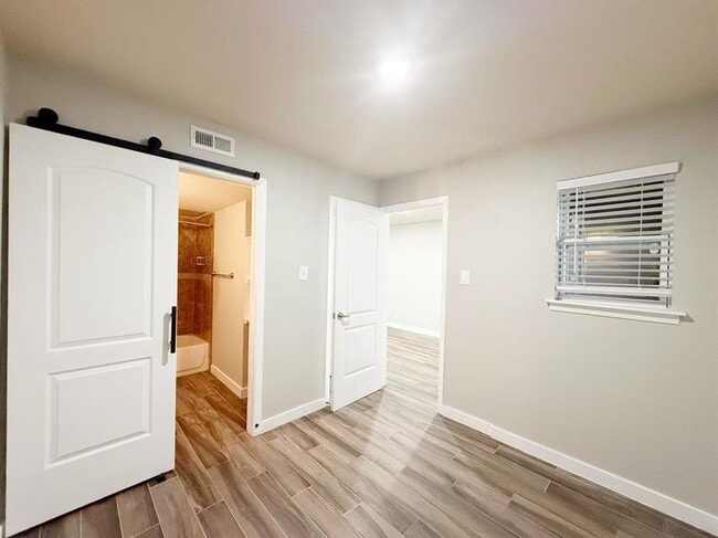 property at 2020 S Congress Ave