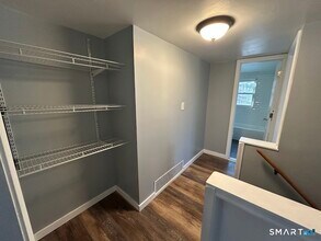 244 Woodlawn Cir in East Hartford, CT - Building Photo - Building Photo