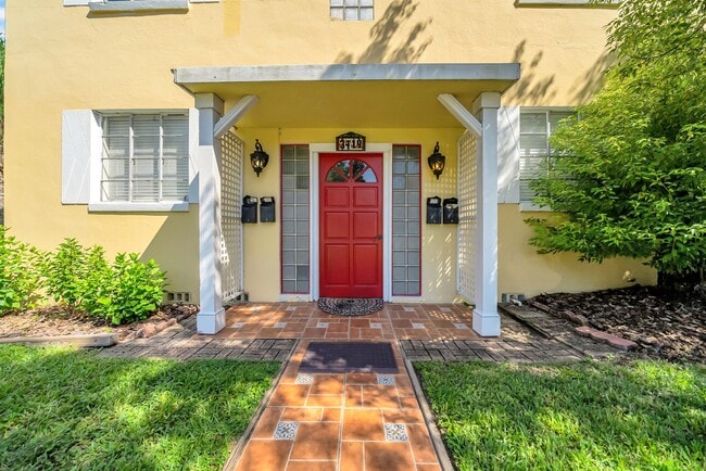 3417 W San Juan St in Tampa, FL - Foto de edificio - Building Photo