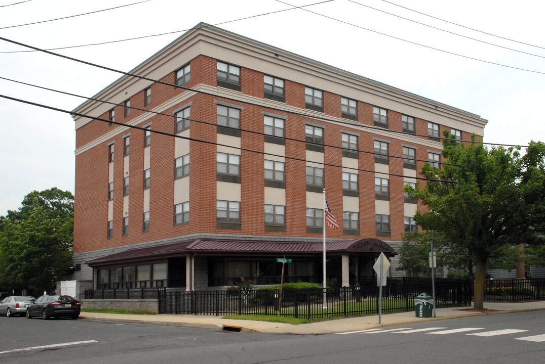 Fallon Manor in Keansburg, NJ - Foto de edificio