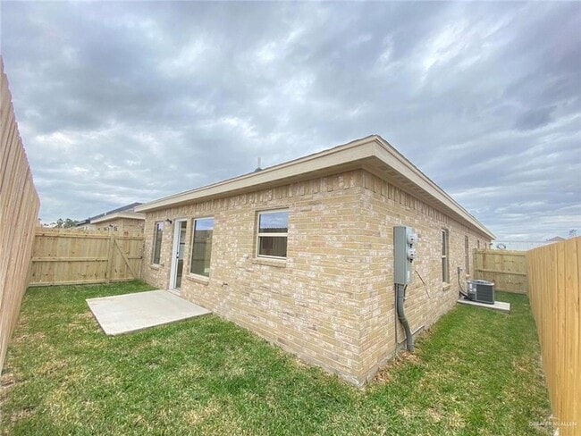 5709 Nightingale Ave, Unit 4 in McAllen, TX - Building Photo - Building Photo