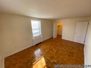 17 Captain Parker Arms in Lexington, MA - Building Photo - Building Photo