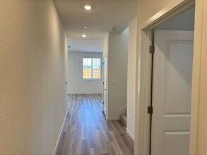 10283 Maribel Wy in Elk Grove, CA - Building Photo - Building Photo