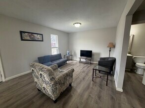 202 Wheaton Ct in Columbia, MO - Building Photo - Building Photo