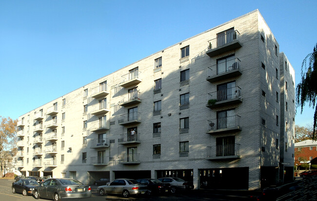 281 Park St in Hackensack, NJ - Foto de edificio - Building Photo