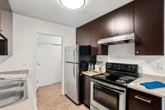 Beverly Grove Apartments in Portland, OR - Building Photo - Building Photo