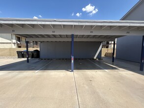 137 N Phyllis, Unit LA MESITA in Mesa, AZ - Foto de edificio - Building Photo