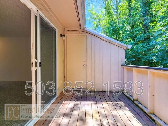 3648 SW Beaverton Hillsdale Hwy in Portland, OR - Building Photo - Building Photo