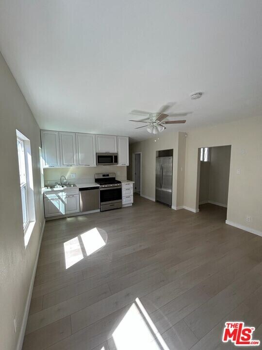 407 N Coronado St in Los Angeles, CA - Building Photo