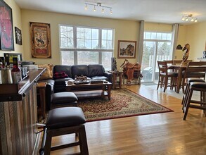 386 Pine Lake Cir in Vernon Hills, IL - Building Photo - Building Photo
