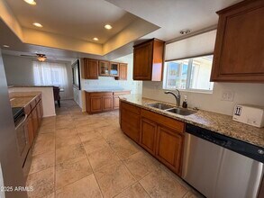 10416 W Prairie Hills Cir in Sun City, AZ - Building Photo - Building Photo