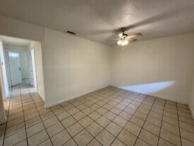 11123 Belair Dr in San Antonio, TX - Building Photo
