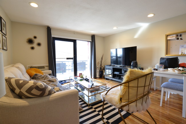 15 Euston Rd, Unit 22 in Boston, MA - Building Photo - Building Photo
