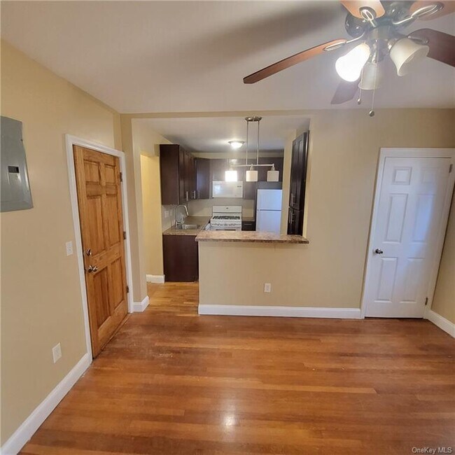 607 S 5th Ave, Unit 2nd Flr Duplex in Mount Vernon, NY - Building Photo - Building Photo