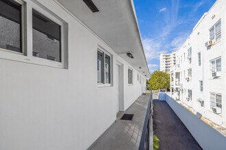 828 SW 2nd St in Miami, FL - Building Photo - Building Photo