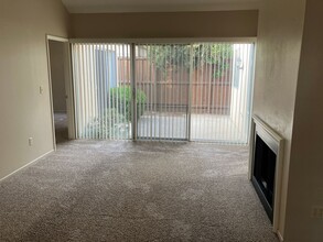 3555 Fountain Way in Modesto, CA - Building Photo - Building Photo