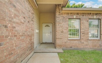 8320 Livingston St in Houston, TX - Building Photo - Building Photo