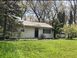 937 Avenue B in Traverse City, MI - Building Photo