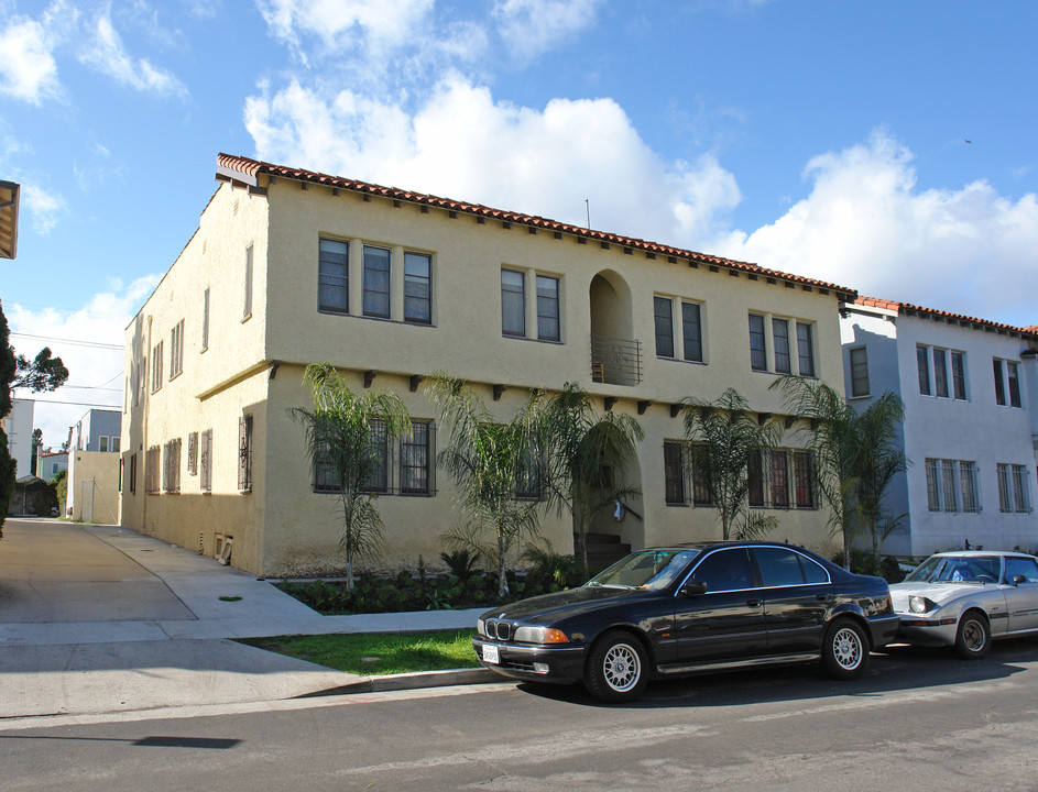 365 N Spaulding Ave in Los Angeles, CA - Building Photo