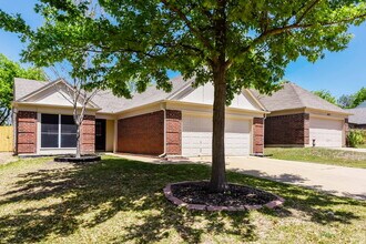 4653 Feathercrest Dr in Fort Worth, TX - Building Photo - Building Photo