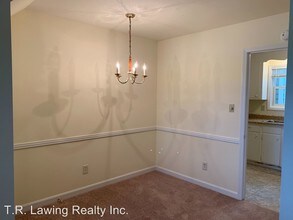 1613 N Sharon Amity Rd in Charlotte, NC - Building Photo - Building Photo