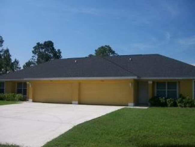 1952-1952 Laverna Ave in Lehigh Acres, FL - Building Photo - Building Photo