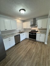 1001 N Locust Ln in Midwest City, OK - Building Photo - Building Photo