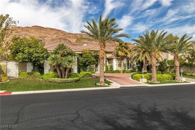 property at 2733 Red Arrow Dr