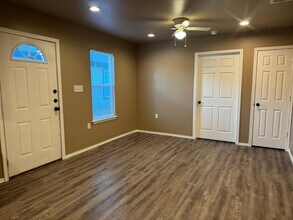 111 36th St in Lubbock, TX - Foto de edificio - Building Photo