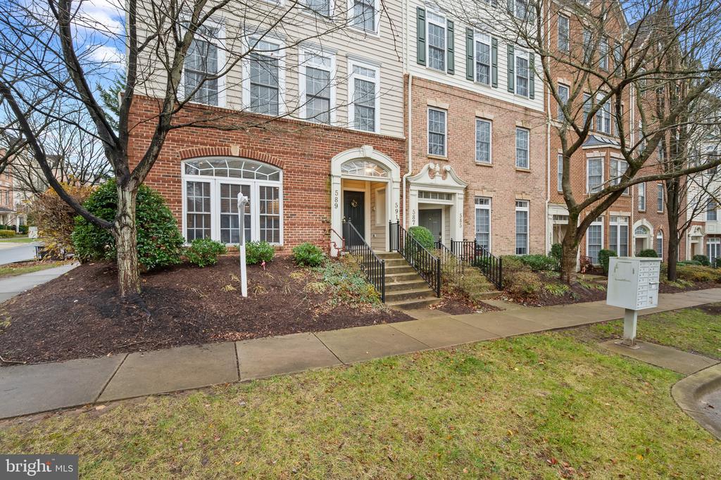 589 Odendhal Ave in Gaithersburg, MD - Building Photo
