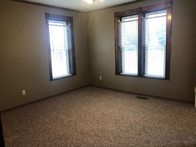 1615 Broadway St-Unit -1615 Broadway Apt #2 in Quincy, IL - Building Photo - Building Photo
