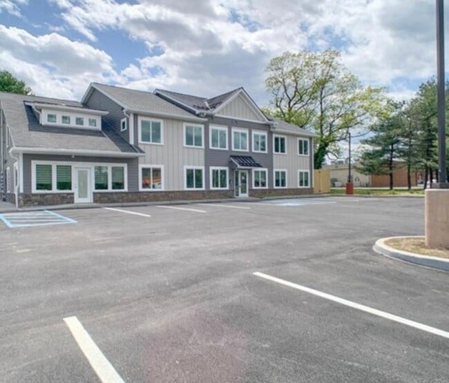 640 Lincoln Hwy in Fairless Hills, PA - Building Photo - Building Photo