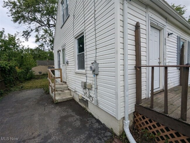 859 E Avondale Ave in Youngstown, OH - Building Photo - Building Photo