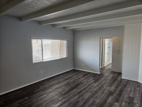 2123 Harriman Ln, Unit 3 in Redondo Beach, CA - Building Photo - Building Photo