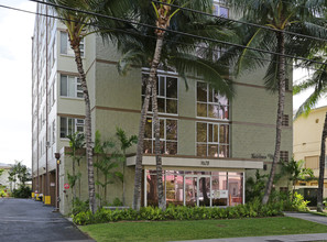 Kalakaua Vista in Honolulu, HI - Building Photo - Building Photo