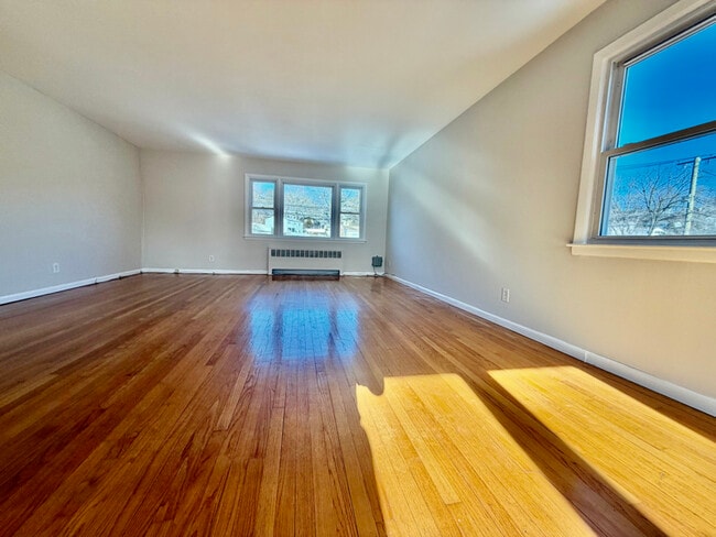 40 Wall St in Valhalla, NY - Foto de edificio - Building Photo