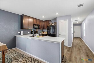 12 Trinity Cir in Lockhart, TX - Building Photo - Building Photo