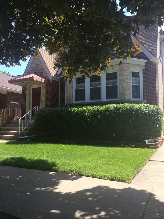 711 N 11th Ave, Unit 1 in Melrose Park, IL - Building Photo