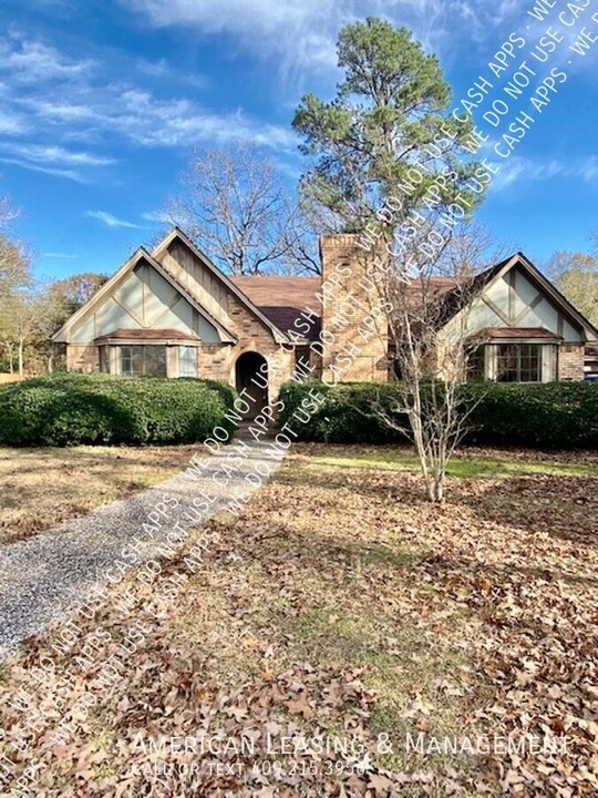 8 La Costa Cir in Lufkin, TX - Building Photo