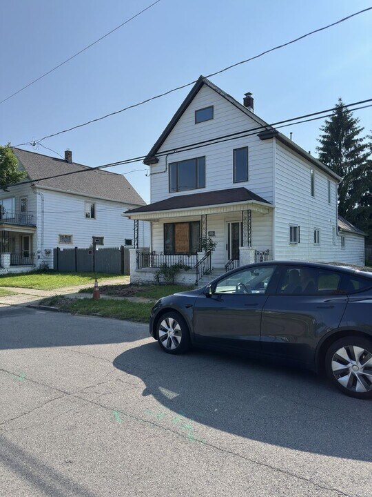 38 Peck St in Buffalo, NY - Building Photo