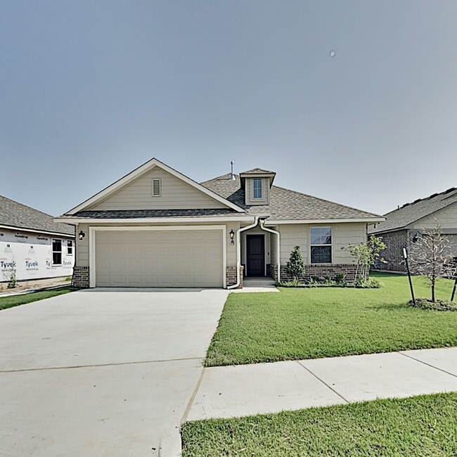 12816 Double V Dr in Piedmont, OK - Building Photo - Building Photo