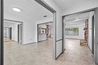 13834 Oakwood Ln in Sugar Land, TX - Building Photo - Building Photo