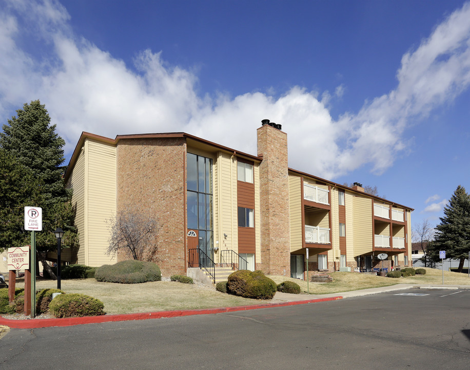 Candlewood Apartment Homes in Colorado Springs, CO - Building Photo