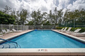 5951 NE 14th Ln in Fort Lauderdale, FL - Building Photo - Building Photo