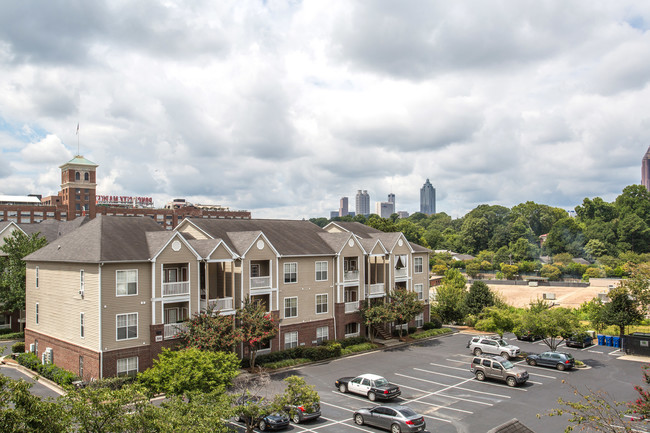 Highland View Apartments in Atlanta, GA - Building Photo - Building Photo