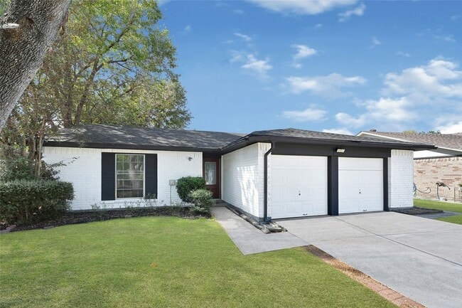 9611 Camrose Ct in Houston, TX - Building Photo - Building Photo