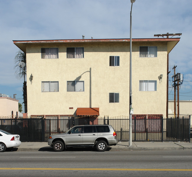 1047 Vernon Ave in Los Angeles, CA - Building Photo - Building Photo